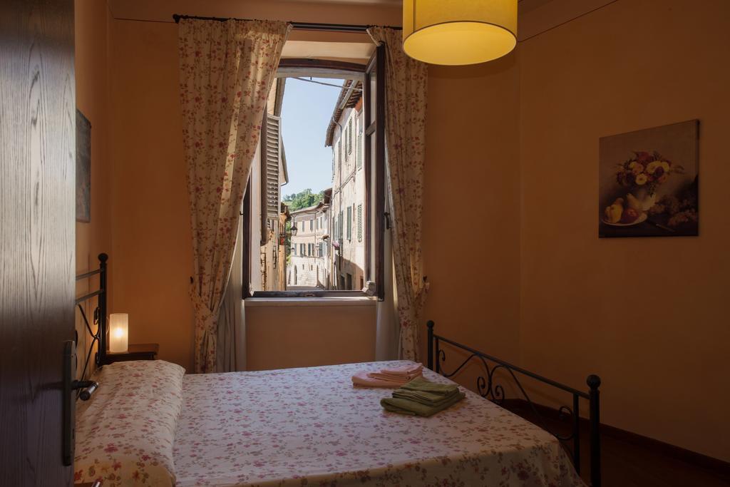 Апарт отель Residenza Palazzo Saloni Монтальчино Экстерьер фото