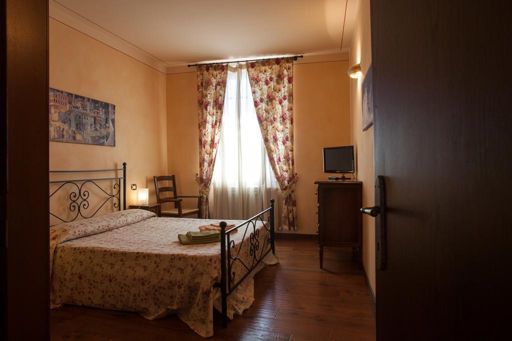 Апарт отель Residenza Palazzo Saloni Монтальчино Экстерьер фото